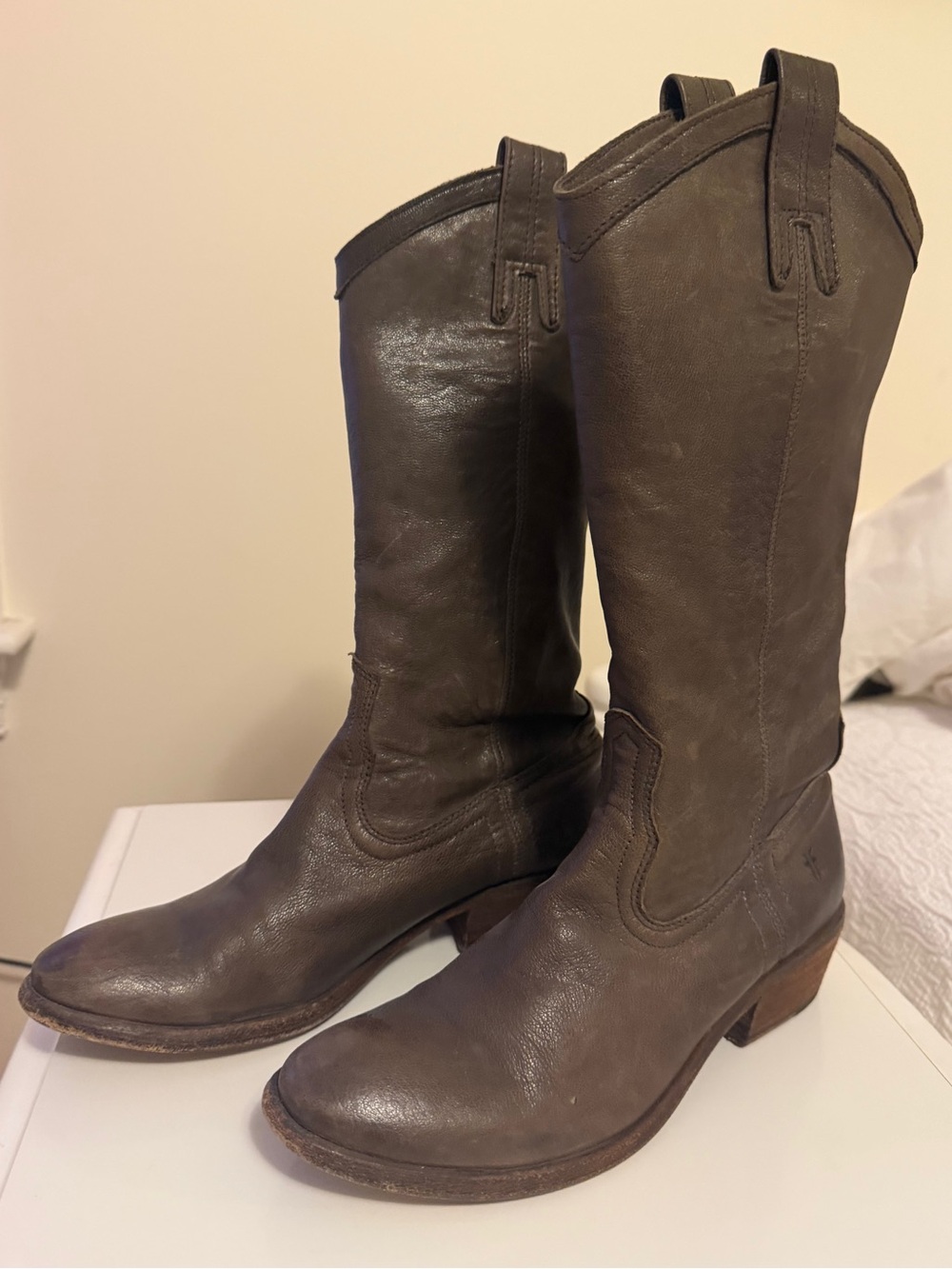 Frye Carson Western Grey Pull On Leather Cowboy Boots size 6 B